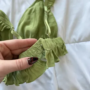 Forever 21 Womens Size Small Green Bralette Top Ruffle Classic Summer Beach‎ thumbnail 6