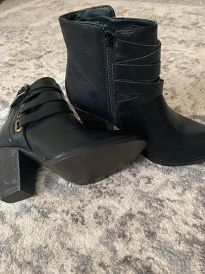 JustFab Black Bootie Heels thumbnail 4