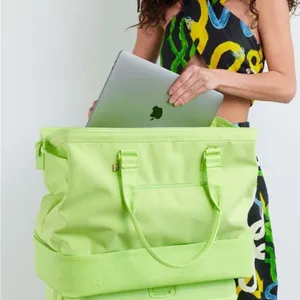 Béis The Weekender in Citron Green Travel Bag sold out color thumbnail 4