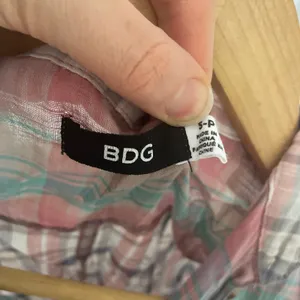 BDG Urban Outfitters‎ Pink Blue Button up Plaid Shirt Top Small Preppy Outdoors thumbnail 2