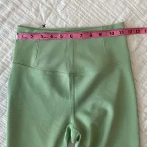 OFFLINE By Aerie Goals 7/8 Length Ribbed Legging in Ticket Green Size M thumbnail 10