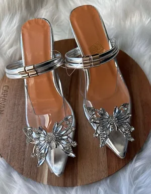 Butterfly Christal heels size 35 used size 4.5 women’s thumbnail 1