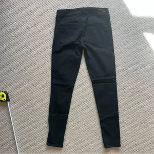 American Eagle Black Denim Ripped Knee Jegging Skinny Mid Rise Jean 4 thumbnail 6