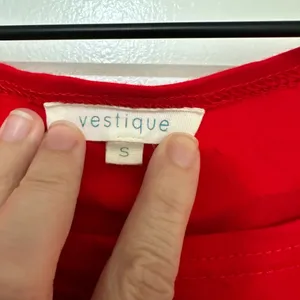 VESTIQUE | Vibrant‎ Red Bodycon Dress thumbnail 3
