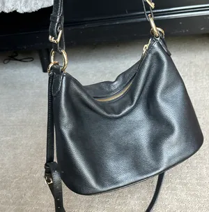 Michael Kors Black Purse thumbnail 3