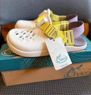 Chacos Chillos Women Clog Shoe Size 7 MoonBeam JCH109164 New Water Casual Garden thumbnail 1