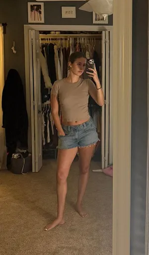 Brandy Melville T-Shirt thumbnail 2