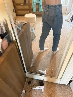 American Eagle High Rise Mom Jeans thumbnail 4