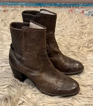 Frye Lucinda scrunch short boots size 6.5 thumbnail 1