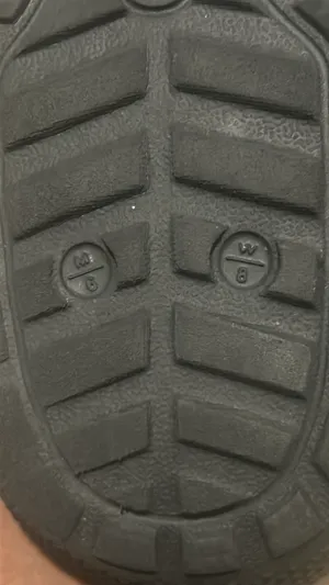 Black Fuzzy Crocs Men’s 6/ Women’s 8 thumbnail 2