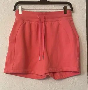 lululemon athletica Scuba High-Rise shorts Drawstring Athletic Shorts Size 6 thumbnail 1