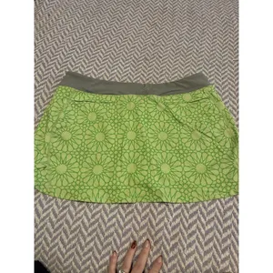 Patagonia Skirt BUILT IN Shorts Womens MEDIUM Outdoors Lightweight Green thumbnail 13