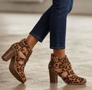 NIB!BellaMarie Leopard print crisscross buckle, zipper chunky heel boot Size 8.5 thumbnail 1