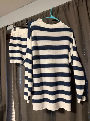 Striped Set Amazon Two-Piece Sweater Shorts thumbnail 3
