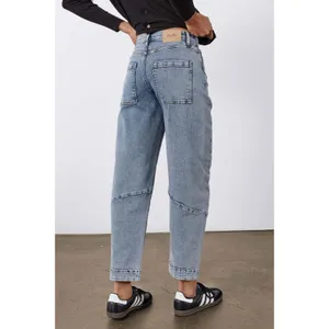 Ruti The Slouchy Jeans 2.0 in Vintage Wave Size 6 thumbnail 2