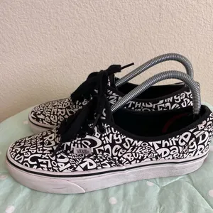 RARE Vans A Tribe called Quest ATCQ Women’s size 8.5 / Mens size 7 thumbnail 2