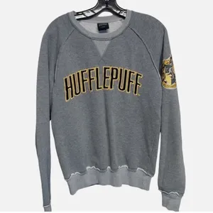 Harry Potter Wizarding World Universal Studios Hufflepuff Sweatshirt Size Small thumbnail 4
