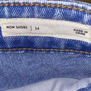 PacSun Mom Shorts 24 High Rise‎ Denim Cuffed Blue Jean Shorts thumbnail 4