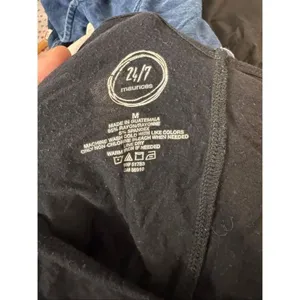 Maurices 24/7 Black Scoop Neck T Shirt Size Medium Stretch Basic Short Sleeve Te thumbnail 6