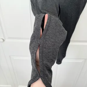 FREE PEOPLE MOVEMENT Dark Gray High-Waisted Cropped Leggings w/ cut outs LARGE thumbnail 2