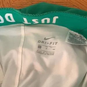 Nwt Nike workout shorts thumbnail 3