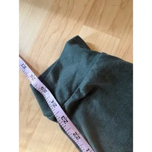 Vuori Performance Jogger In green Size Medium thumbnail 8