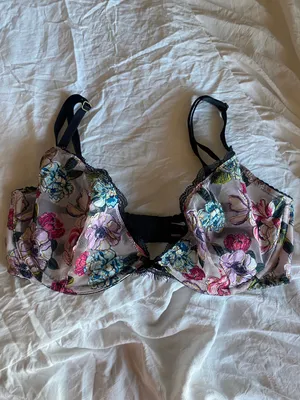 Victoria’s Secret Floral Embroidered Bra thumbnail 4