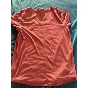Womens Athleta workout top Size Small Rusty Pink Purple Color EUC thumbnail 6