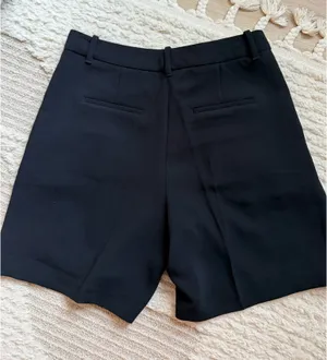 Aritzia Effortless Shorts thumbnail 4