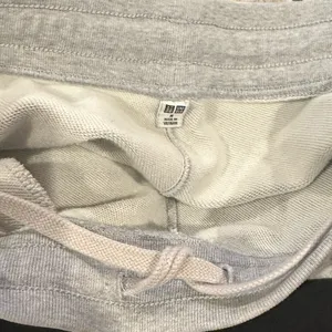UNIQLO LIGHT GRAY SWEATPANTS JOGGERS PULLON PANTS M thumbnail 4