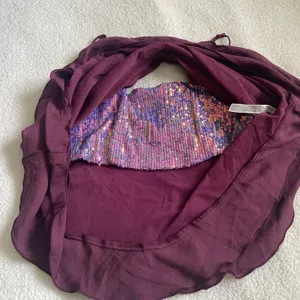 Free People Turn It On Camisole in Plum Vetiver Bloom Cropped Sequin Top Sz S thumbnail 7