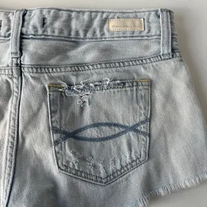 Abercrombie & Fitch Distressed Denim Womens Shorts 25 Festival Y2K Indie Sleaze thumbnail 9