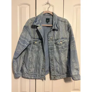 Wild Fable Denim Jacket Paisley Bandana Light Blue Oversized‎ Trucker Medium thumbnail 2