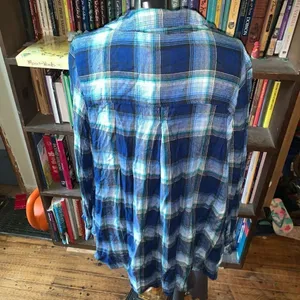 American Eagle blue tartan plaid flannel M boyfriend fit button down shirt thumbnail 2