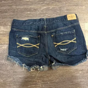 Abercrombie & Fitch Distressed Denim Shorts Women's Size‎ 4 thumbnail 3