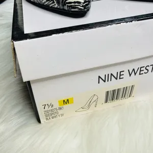 Nine West Black and White Chevron 4” Inch Stilettos thumbnail 4