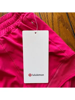 Lululemon Hotty Hot Low Rise Short 2.5” Mulberry Spark Size 12 NWT thumbnail 4