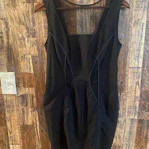 Vera wang lavender dress size 8. Black with open back zipper size 8 thumbnail 3