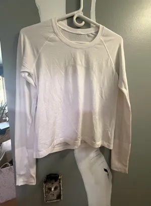Lululemon Lightweight White Long Sleeve running Top thumbnail 1