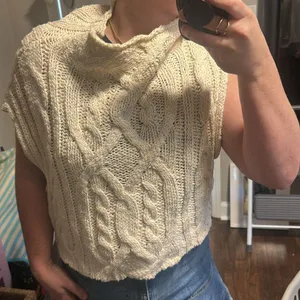 Women's Cable Knit Sweater Vest - Cream Cropped thumbnail 5