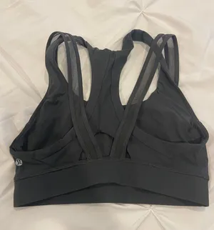 Lululemon Geared To Train Bra thumbnail 4