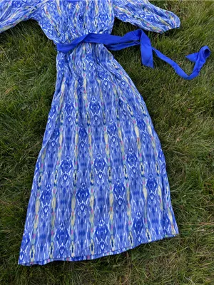 Hot and Hollywood cold shoulder maxi dress size medium blue, yellow white spring thumbnail 9
