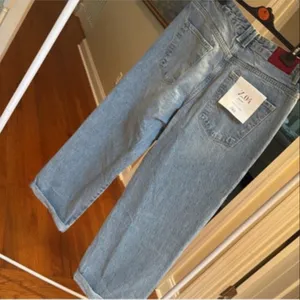 Zara Women Relaxed Light Blue Washed Jeans thumbnail 7