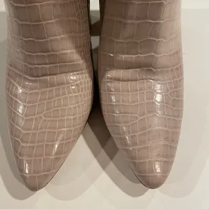 Express Crocodile Taupe Embossed Ankle Boots Booties High Block Heel Women 8 thumbnail 10