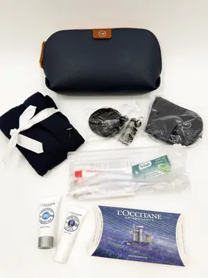 Lufthansa Travel Bag Toiletry Samples L’occitane thumbnail 1