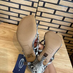 Scoop Snakeskin Print Heels Size 7‎ thumbnail 8