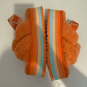 UGG Disco Knot Slides Orange Platform Sandal Sheepskin Fluffy Size 8 thumbnail 9