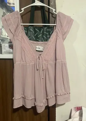 Flowy Top Hollister thumbnail 1