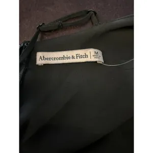 Abercrombie & Fitch Dress Womens Medium Black Satin Ruched Cowl Slip Midi Party thumbnail 9