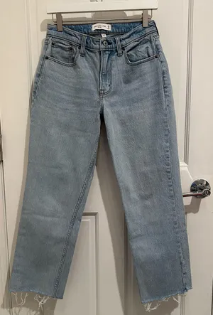 Abercrombie Mid Rise Ankle Straight Jeans thumbnail 1